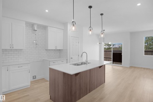 54 Lemon Close, Spruce Grove, AB - Indoor Photo Showing Kitchen With Upgraded Kitchen