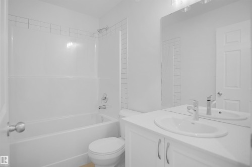 54 Lemon Close, Spruce Grove, AB - Indoor Photo Showing Bathroom