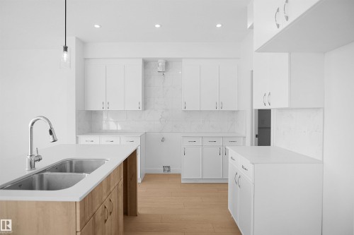 58 Lemon Close, Spruce Grove, AB - Indoor Photo Showing Kitchen With Double Sink