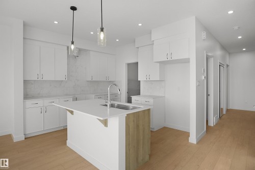 58 Lemon Close, Spruce Grove, AB - Indoor Photo Showing Kitchen With Double Sink With Upgraded Kitchen