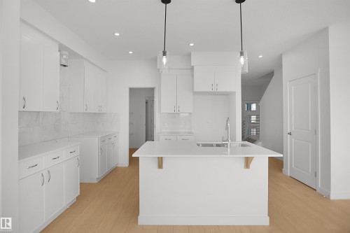 58 Lemon Close, Spruce Grove, AB - Indoor Photo Showing Kitchen With Double Sink With Upgraded Kitchen