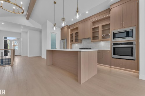 264 Falcon Crescent, Leduc, AB - Indoor Photo Showing Kitchen With Upgraded Kitchen