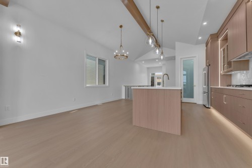 264 Falcon Crescent, Leduc, AB - Indoor Photo Showing Kitchen