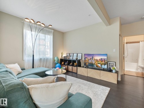 #346 308 Ambleside Li Sw, Edmonton, AB - Indoor Photo Showing Living Room