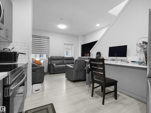 #7 7110 Keswick Common Sw, Edmonton, AB - Indoor