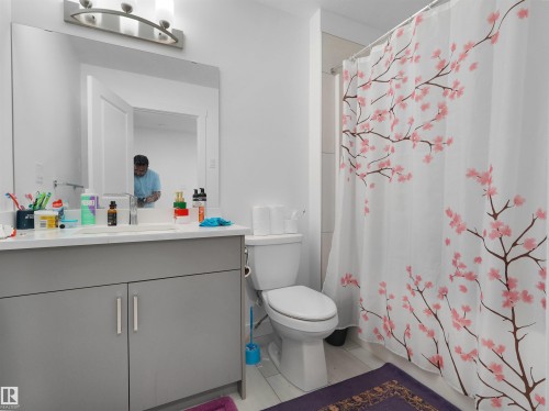 #7 7110 Keswick Common Sw, Edmonton, AB - Indoor Photo Showing Bathroom