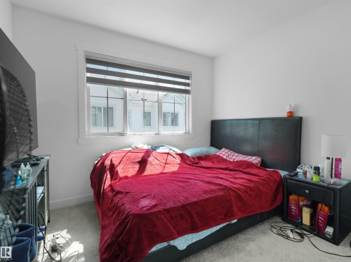 #7 7110 Keswick Common Sw, Edmonton, AB - Indoor Photo Showing Bedroom