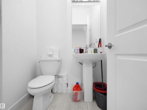 #7 7110 Keswick Common Sw, Edmonton, AB - Indoor Photo Showing Bathroom