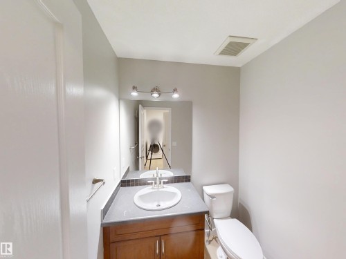 21107 58 Avenue Nw, Edmonton, AB - Indoor Photo Showing Bathroom