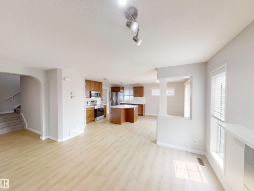 21107 58 Avenue Nw, Edmonton, AB - Indoor