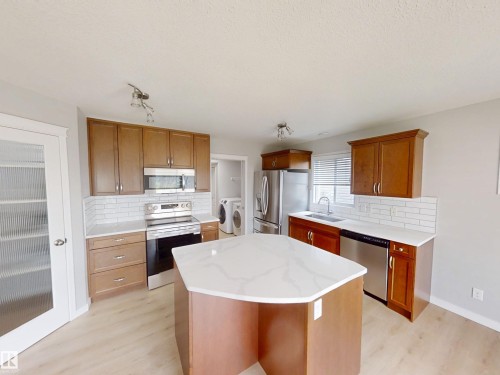21107 58 Avenue Nw, Edmonton, AB - Indoor Photo Showing Kitchen
