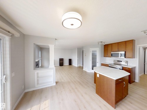 21107 58 Avenue Nw, Edmonton, AB - Indoor Photo Showing Kitchen