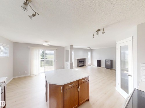 21107 58 Avenue Nw, Edmonton, AB - Indoor Photo Showing Kitchen