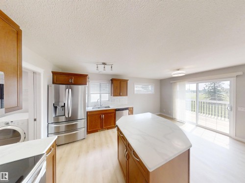 21107 58 Avenue Nw, Edmonton, AB - Indoor Photo Showing Kitchen