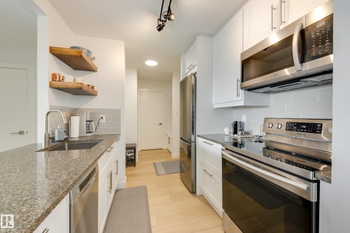 #502 9835 113 St Nw, Edmonton, AB - Indoor Photo Showing Kitchen With Upgraded Kitchen