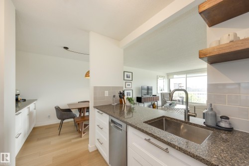 #502 9835 113 St Nw, Edmonton, AB - Indoor Photo Showing Kitchen