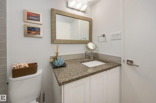 #502 9835 113 St Nw, Edmonton, AB - Indoor Photo Showing Bathroom