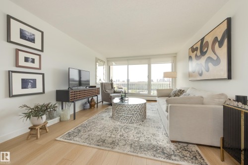 #502 9835 113 St Nw, Edmonton, AB - Indoor Photo Showing Living Room