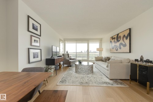 #502 9835 113 St Nw, Edmonton, AB - Indoor Photo Showing Living Room