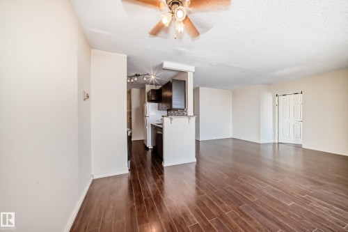 #1601 9909 110 St Nw, Edmonton, AB - Indoor Photo Showing Kitchen