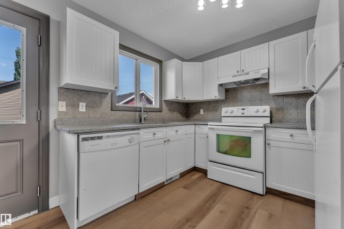 151 63 Street Sw, Edmonton, AB - Indoor Photo Showing Kitchen