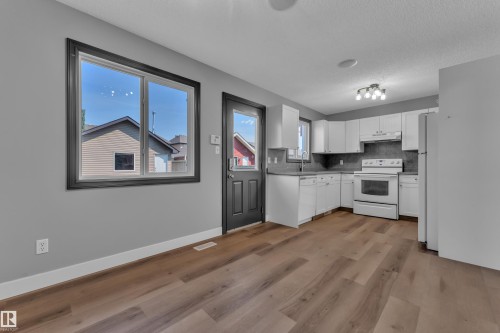 151 63 Street Sw, Edmonton, AB - Indoor Photo Showing Kitchen