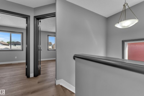 151 63 Street Sw, Edmonton, AB - Indoor Photo Showing Other Room