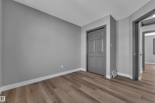 151 63 Street Sw, Edmonton, AB - Indoor Photo Showing Other Room