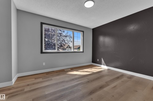 151 63 Street Sw, Edmonton, AB - Indoor Photo Showing Other Room