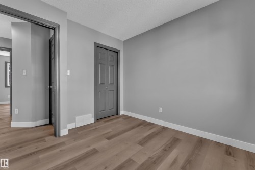 151 63 Street Sw, Edmonton, AB - Indoor Photo Showing Other Room
