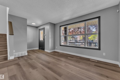 151 63 Street Sw, Edmonton, AB - Indoor Photo Showing Other Room