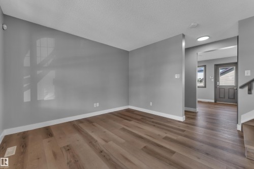 151 63 Street Sw, Edmonton, AB - Indoor Photo Showing Other Room