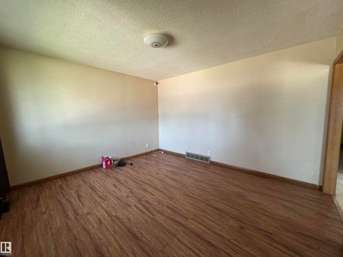 5617 50 Street, Vegreville, AB - Indoor Photo Showing Other Room