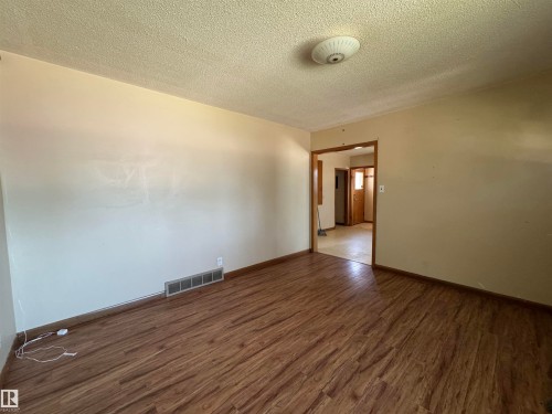5617 50 Street, Vegreville, AB - Indoor Photo Showing Other Room