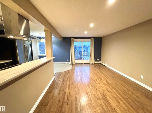 #18 10616 123 St Nw, Edmonton, AB - Indoor Photo Showing Other Room