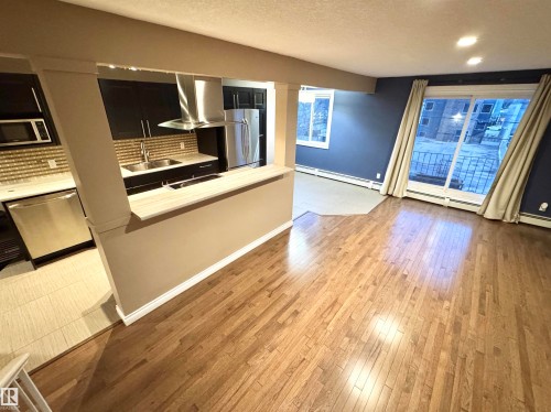 #18 10616 123 St Nw, Edmonton, AB - Indoor Photo Showing Other Room