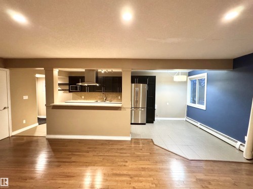 #18 10616 123 St Nw, Edmonton, AB - Indoor