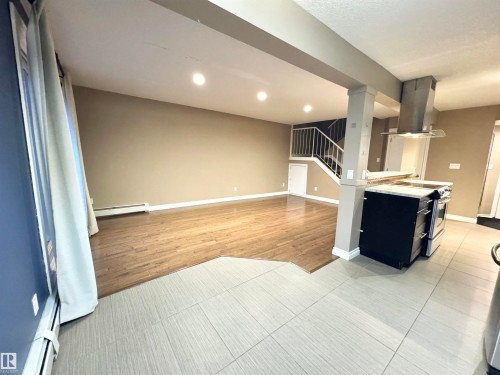 #18 10616 123 St Nw, Edmonton, AB - Indoor