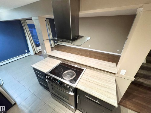 #18 10616 123 St Nw, Edmonton, AB - Indoor Photo Showing Other Room
