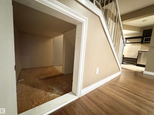 #18 10616 123 St Nw, Edmonton, AB - Indoor Photo Showing Other Room