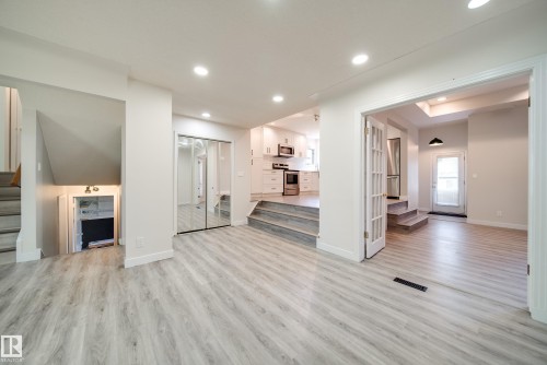 10519 140 Street Nw, Edmonton, AB - Indoor Photo Showing Other Room