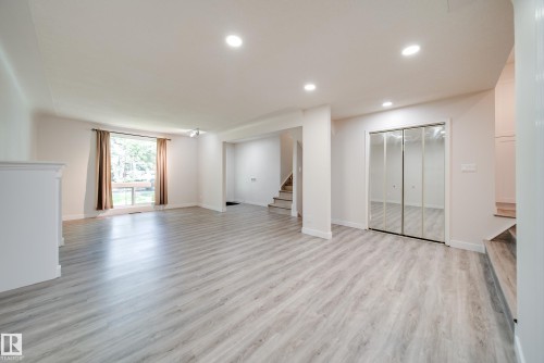 10519 140 Street Nw, Edmonton, AB - Indoor