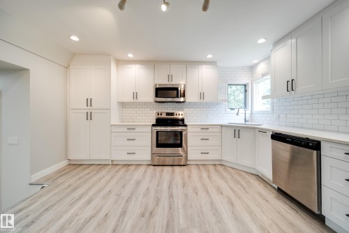 10519 140 Street Nw, Edmonton, AB - Indoor Photo Showing Kitchen With Upgraded Kitchen