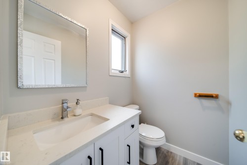 10519 140 Street Nw, Edmonton, AB - Indoor Photo Showing Bathroom