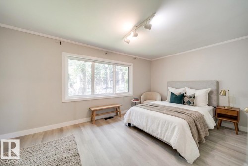 10519 140 Street Nw, Edmonton, AB - Indoor Photo Showing Bedroom