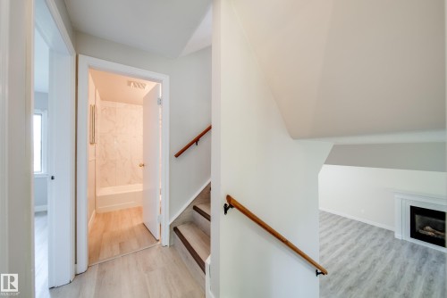 10519 140 Street Nw, Edmonton, AB - Indoor Photo Showing Other Room