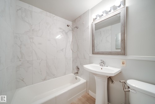 10519 140 Street Nw, Edmonton, AB - Indoor Photo Showing Bathroom