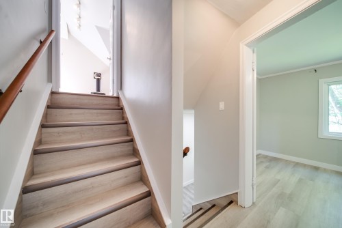 10519 140 Street Nw, Edmonton, AB - Indoor Photo Showing Other Room