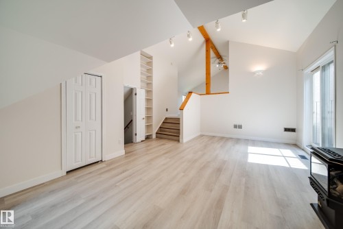 10519 140 Street Nw, Edmonton, AB - Indoor Photo Showing Other Room