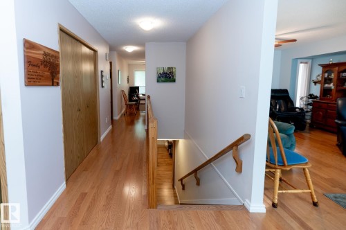 10860 25 Avenue Nw, Edmonton, AB - Indoor Photo Showing Other Room